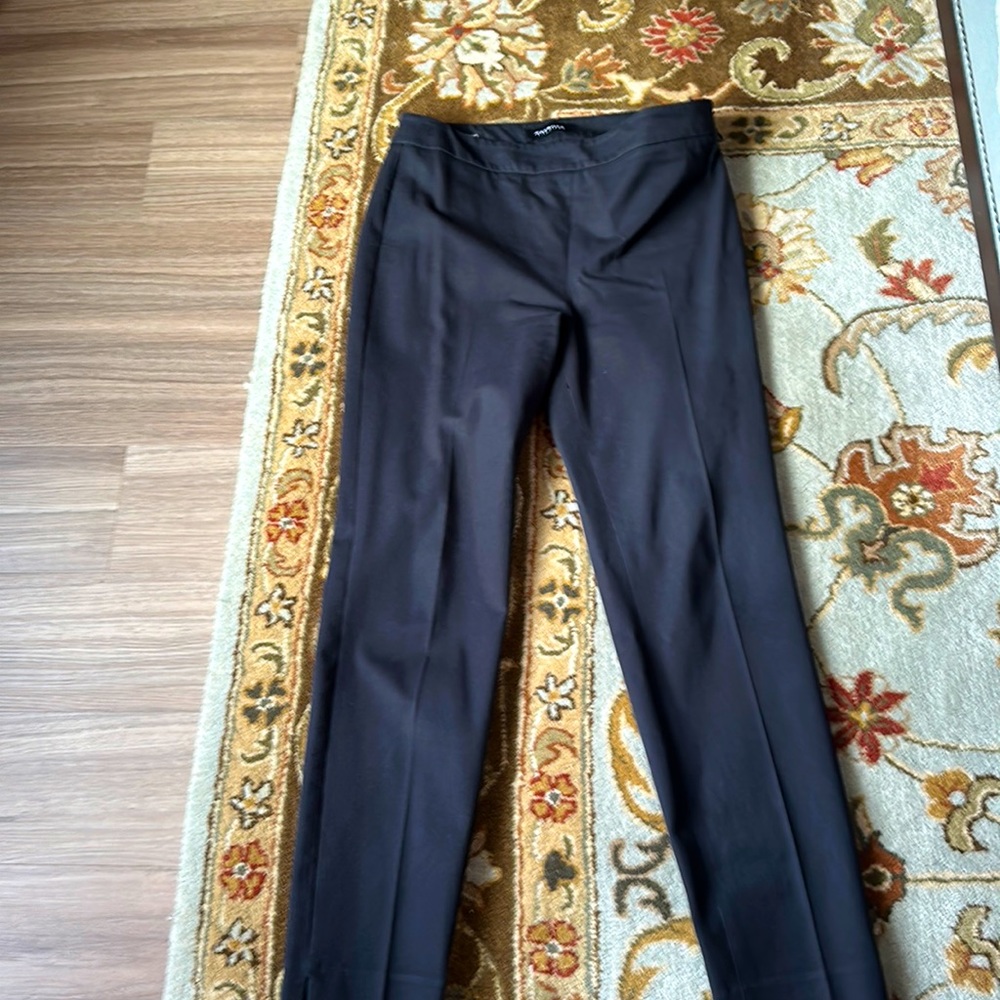 Talbots Size 6 “Chatham” ankle length trousers.